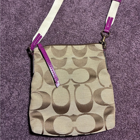 Signature C Coach Crossbody Bag - Brown and Purple RARE Zipper Adjustable - Picture 4 of 6